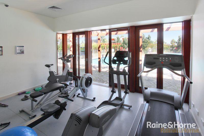 Photo - 14 Saxon Ln , Rouse Hill NSW 2155 - Image 11