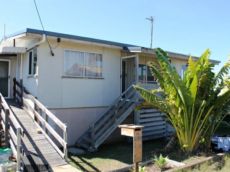 Photo - 14 Scallop Street, Tannum Sands QLD 4680 - Image 2