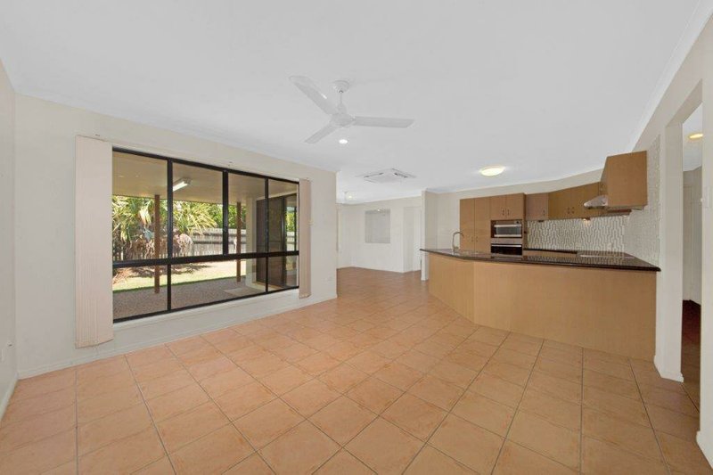 Photo - 14 Schooner Street, Tannum Sands QLD 4680 - Image 6