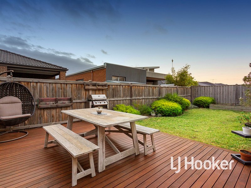 Photo - 14 Seacoast Street, Point Cook VIC 3030 - Image 10