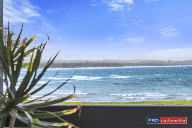 Photo - 14 Second Avenue, Arrawarra Headland NSW 2456 - Image