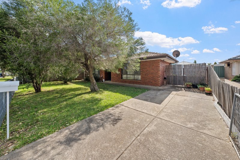 14 Second Avenue, Melton South VIC 3338