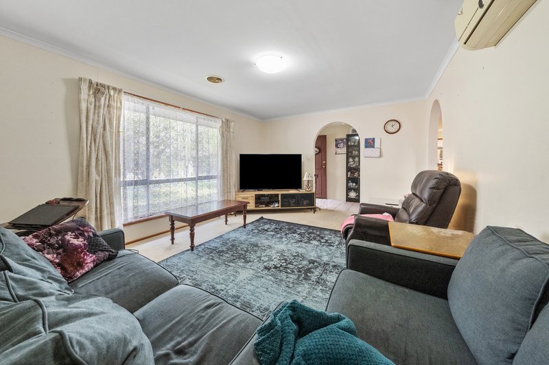 Photo - 14 Second Avenue, Melton South VIC 3338 - Image 4