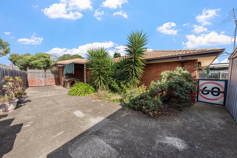 Photo - 14 Second Avenue, Melton South VIC 3338 - Image 7