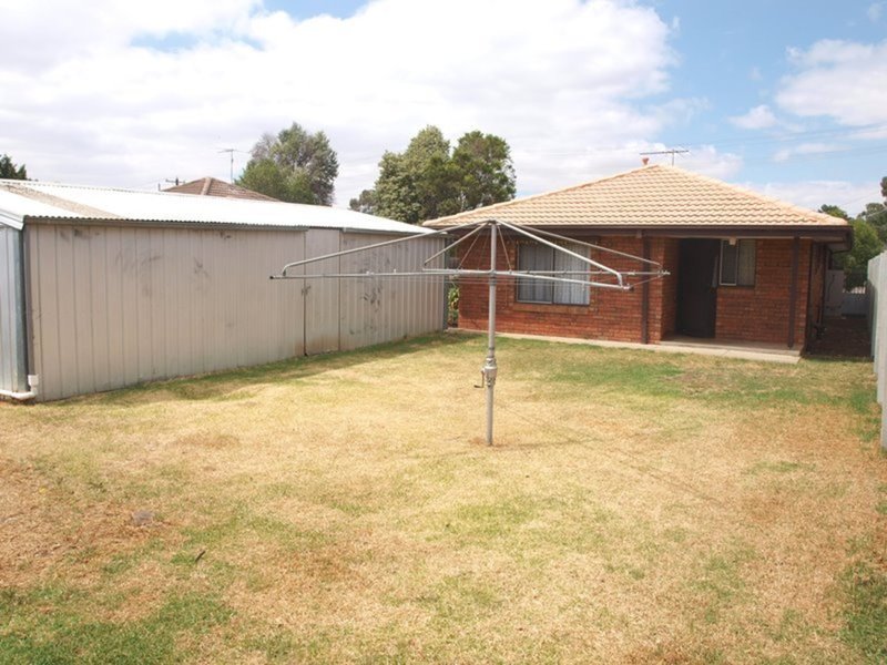 Photo - 14 Second Avenue, Melton South VIC 3338 - Image 3