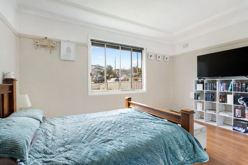 Photo - 14 Second Avenue, Port Kembla NSW 2505 - Image 4