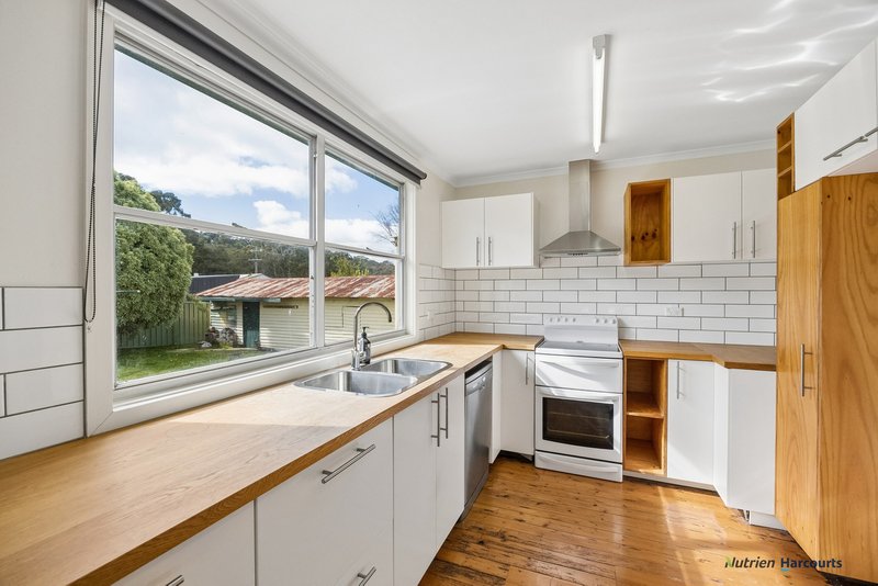 Photo - 14 Second Street, Eildon VIC 3713 - Image 8