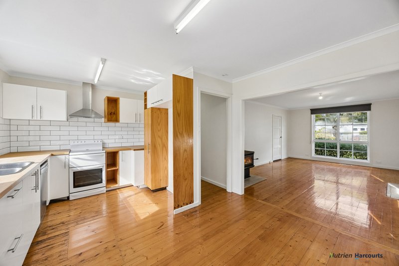 Photo - 14 Second Street, Eildon VIC 3713 - Image 9