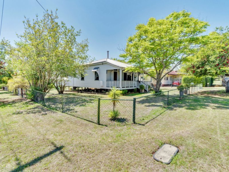 Photo - 14 Selwyn St , Beaudesert QLD 4285 - Image 2