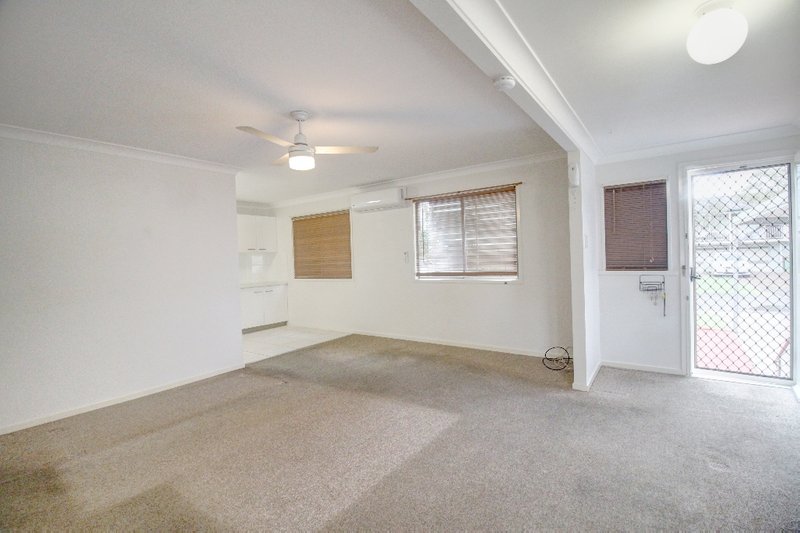 Photo - 14 Selwyn Street, North Booval QLD 4304 - Image 4