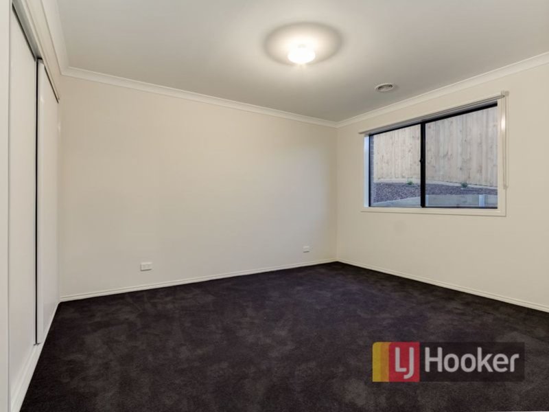 Photo - 1/4 Shakespeare Court, Drouin VIC 3818 - Image 8