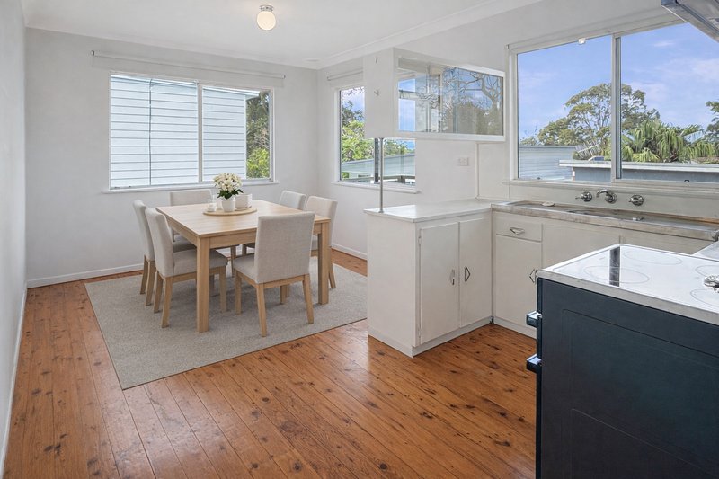 Photo - 14 Shannon Pde, , Berkeley Vale NSW 2261 - Image 4