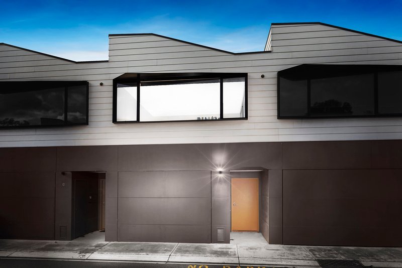 14 Sharp Circuit, Mill Park VIC 3082