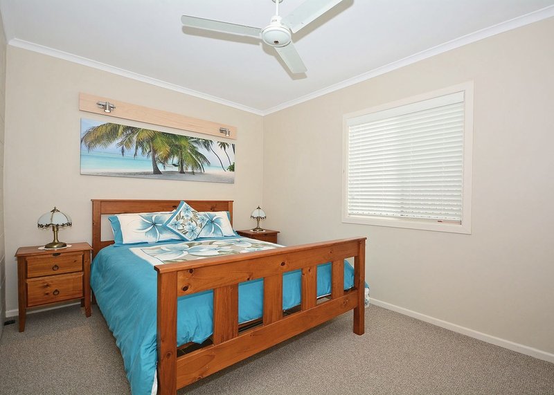 Photo - 14 Shell Street, Urangan QLD 4655 - Image 8