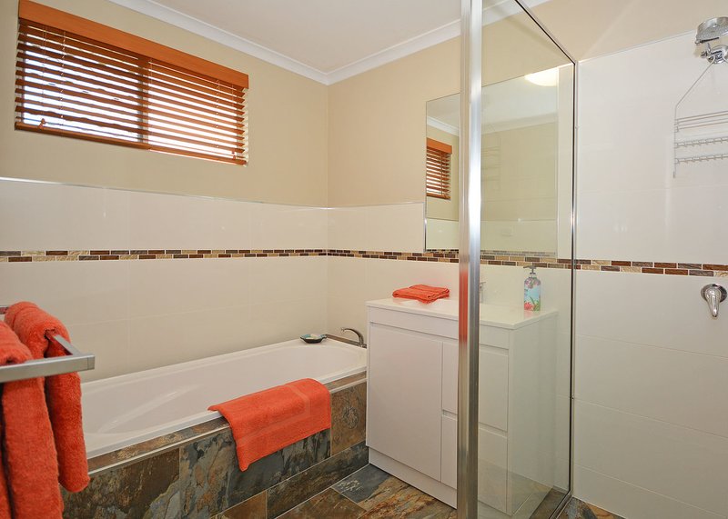 Photo - 14 Shell Street, Urangan QLD 4655 - Image 9