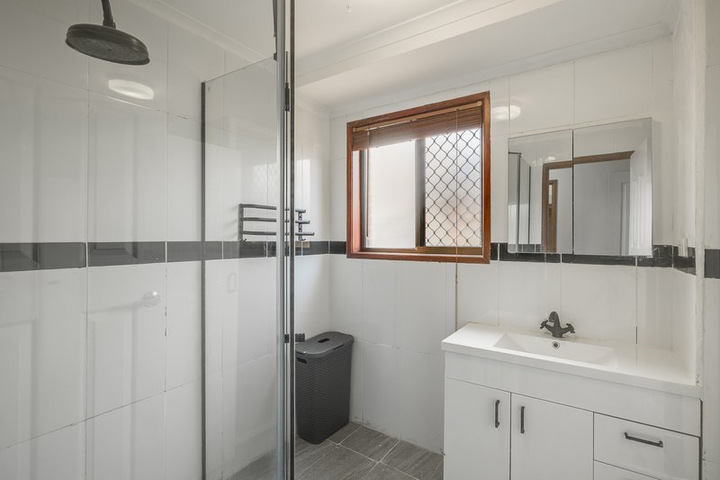 Photo - 14 Sherry Street, Wilsonton Heights QLD 4350 - Image 7