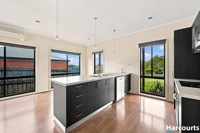 Photo - 14 Silverback Place, Leongatha VIC 3953 - Image 4
