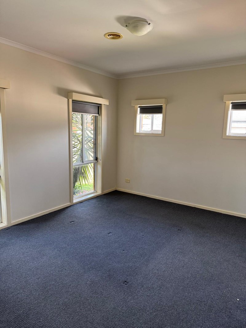 Photo - 14 Silverleaf Drive, Melton VIC 3337 - Image 4