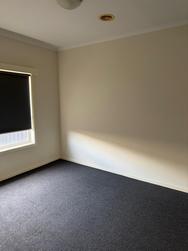 Photo - 14 Silverleaf Drive, Melton VIC 3337 - Image 7