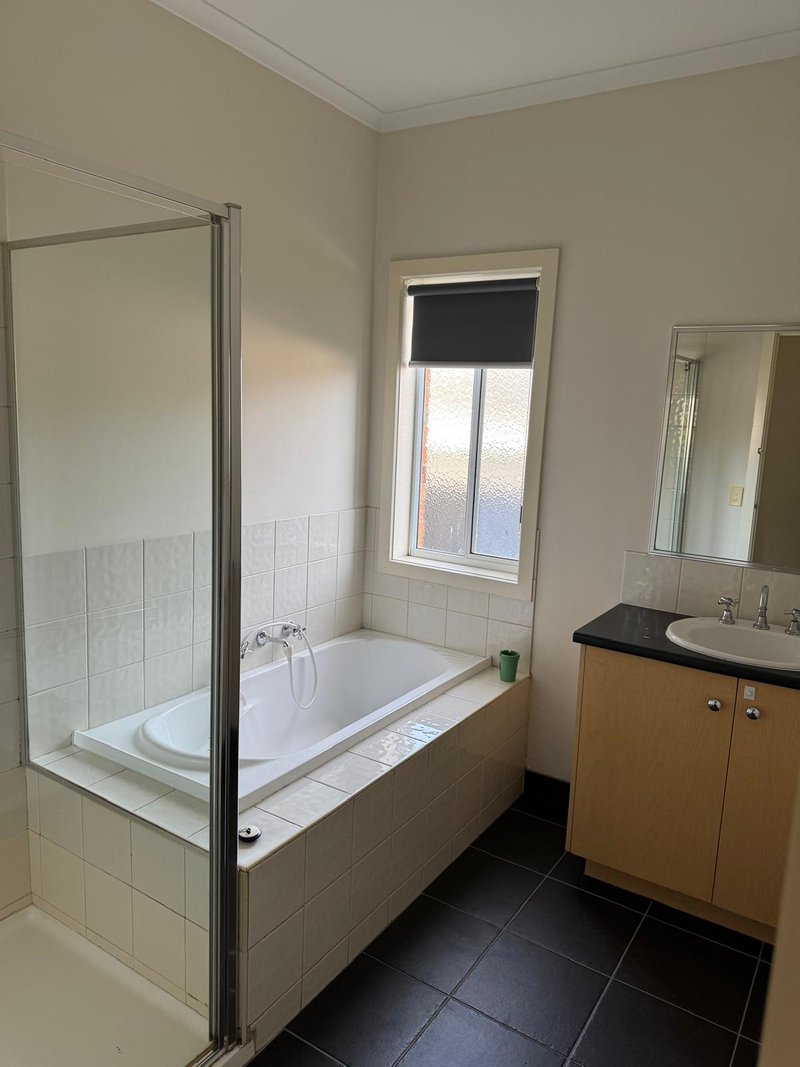 Photo - 14 Silverleaf Drive, Melton VIC 3337 - Image 8