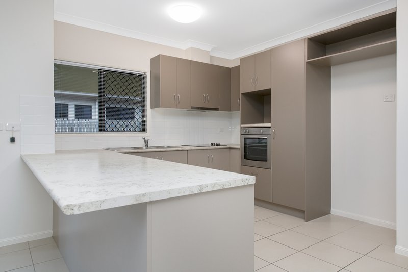 Photo - 14 Skardon Place, Kelso QLD 4815 - Image 6