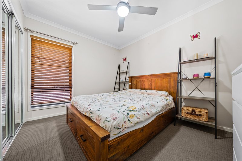 Photo - 14 Slate Court, Logan Reserve QLD 4133 - Image 9