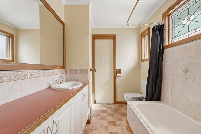 Photo - 14 Somerdale Road, Claremont TAS 7011 - Image 6