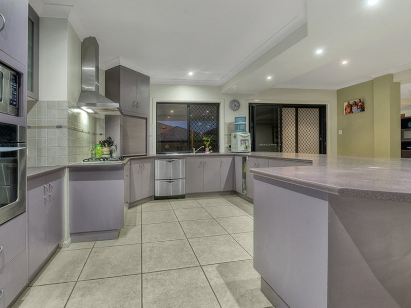 Photo - 14 Sonienda Place, Bridgeman Downs QLD 4035 - Image 7