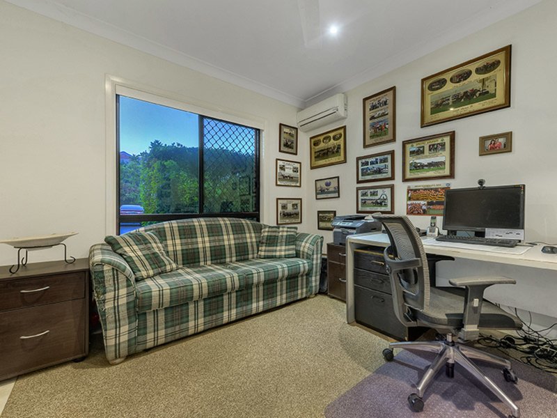 Photo - 14 Sonienda Place, Bridgeman Downs QLD 4035 - Image 12