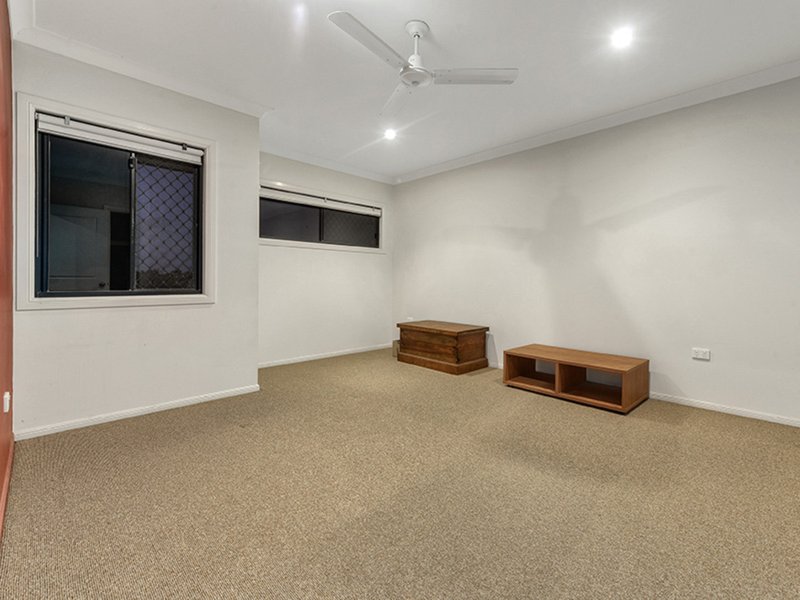 Photo - 14 Sonienda Place, Bridgeman Downs QLD 4035 - Image 15