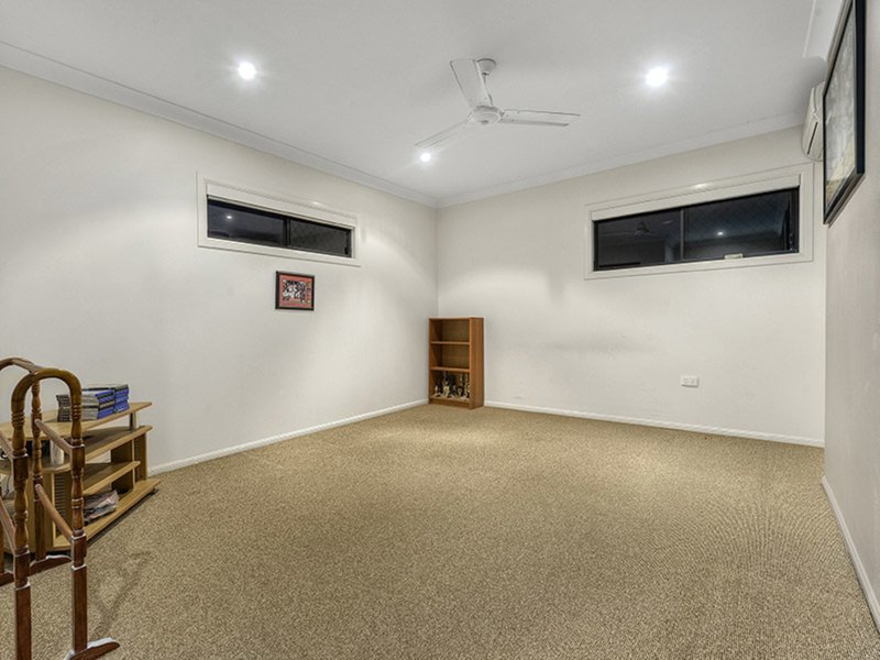 Photo - 14 Sonienda Place, Bridgeman Downs QLD 4035 - Image 16