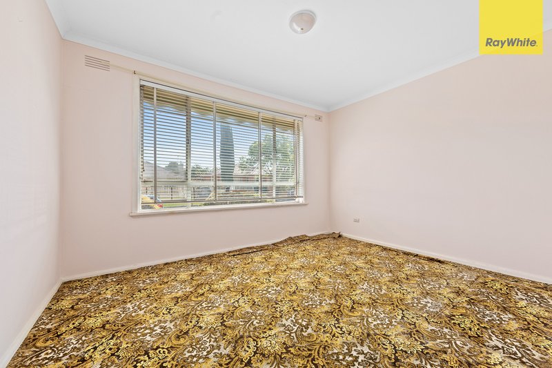 Photo - 14 Southwold Street, St Albans VIC 3021 - Image 6