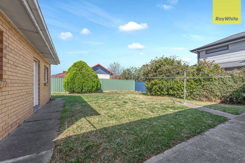 Photo - 14 Southwold Street, St Albans VIC 3021 - Image 9