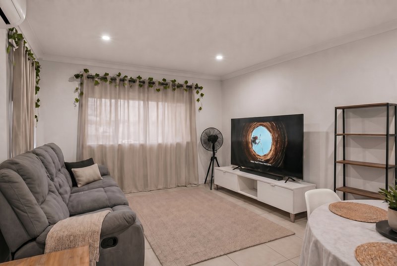 Photo - 14 Southwood Circuit, Yarrabilba QLD 4207 - Image 4