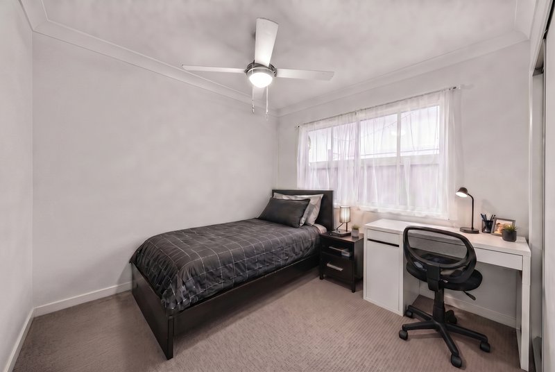 Photo - 14 Southwood Circuit, Yarrabilba QLD 4207 - Image 7