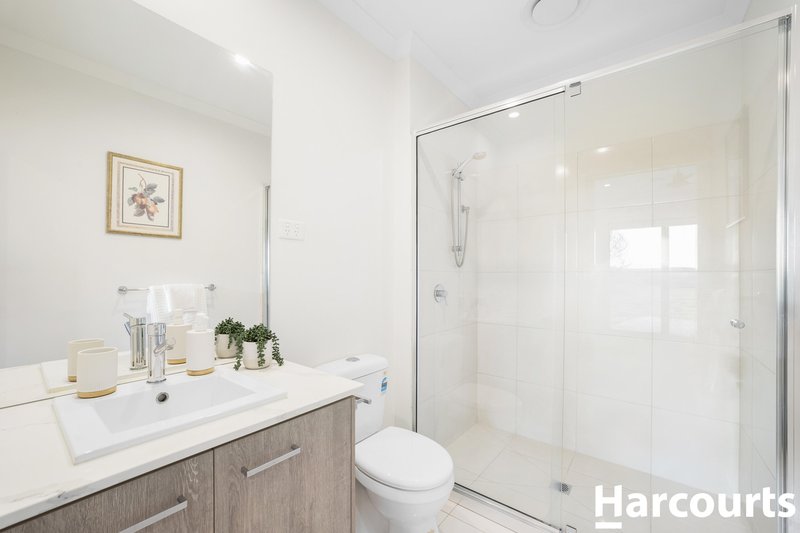 Photo - 14 Spector Walk, Werribee VIC 3030 - Image 8