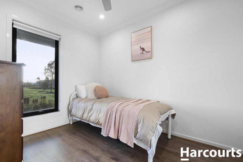 Photo - 14 Spector Walk, Werribee VIC 3030 - Image 10