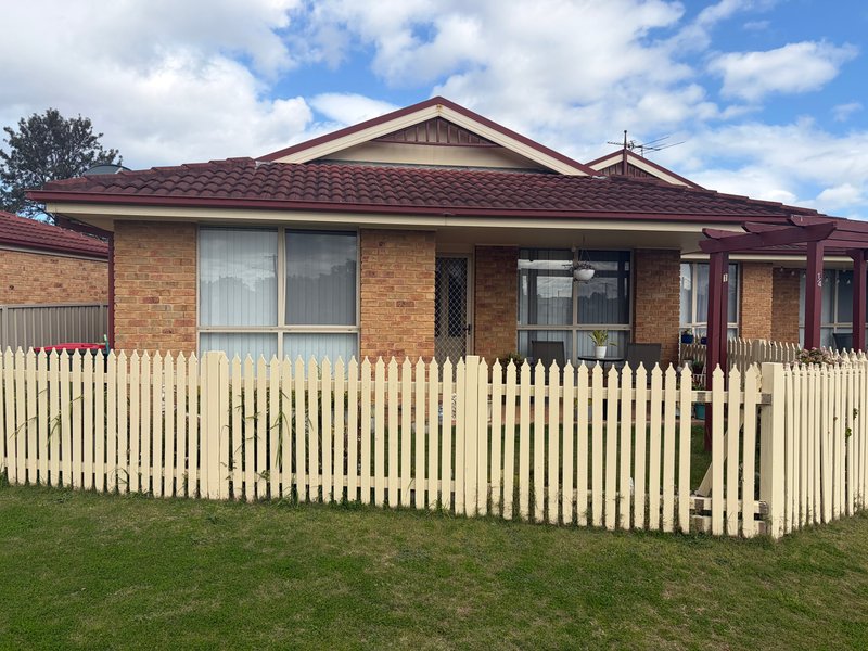 Photo - 1/4 Sports Avenue, Cessnock NSW 2325 - Image 1