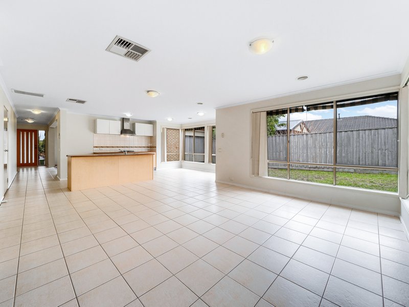 Photo - 14 Springhill Drive, Cranbourne VIC 3977 - Image 7