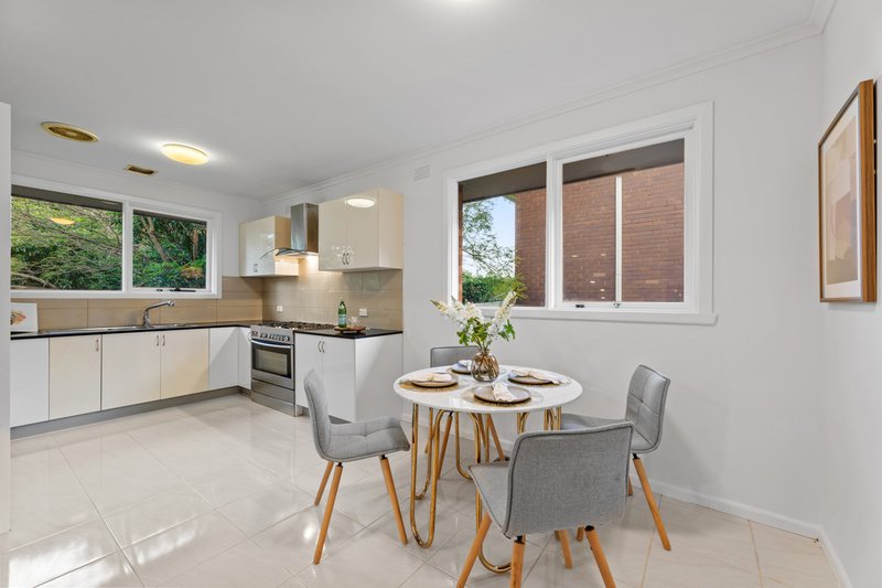 Photo - 14 Springvale Road, Glen Waverley VIC 3150 - Image 5