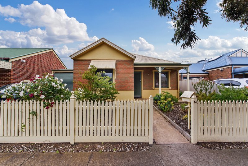 14 Squires Court, Caroline Springs VIC 3023