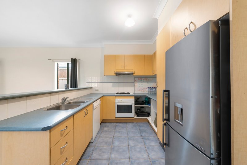 Photo - 14 Squires Court, Caroline Springs VIC 3023 - Image 2