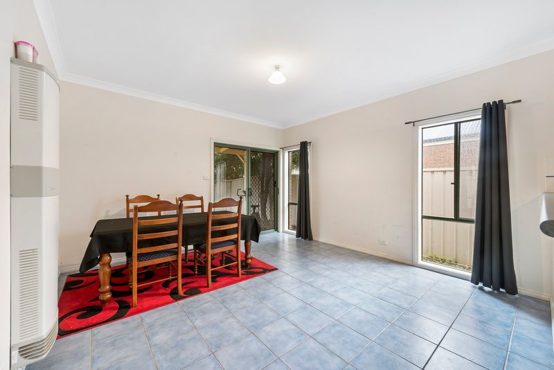 Photo - 14 Squires Court, Caroline Springs VIC 3023 - Image 5