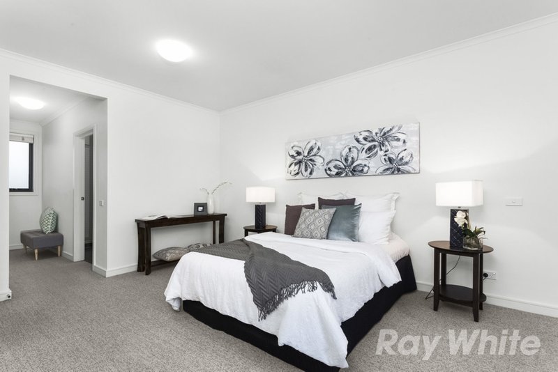 Photo - 14 Stadium Circuit, Mulgrave VIC 3170 - Image 7