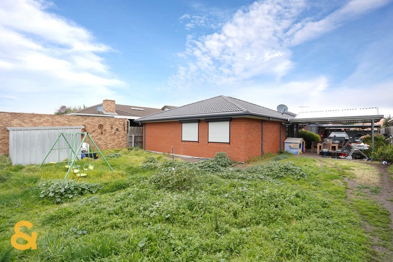 Photo - 14 Stainsby Crescent, Roxburgh Park VIC 3064 - Image 6