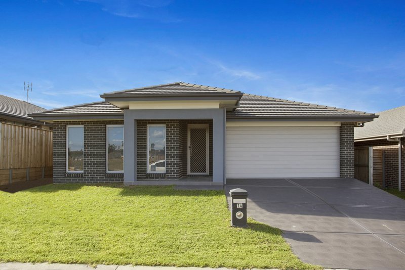 Photo - 14 Starling Street, Aberglasslyn NSW 2320 - Image 1