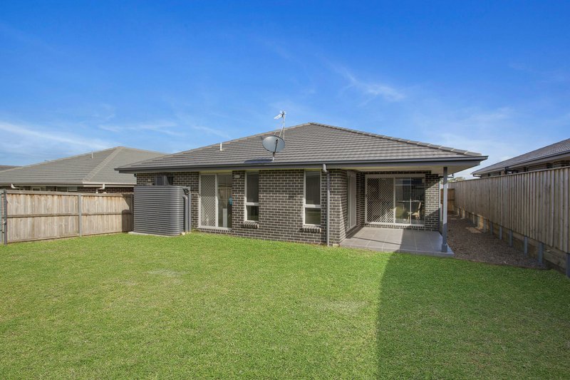 Photo - 14 Starling Street, Aberglasslyn NSW 2320 - Image 8