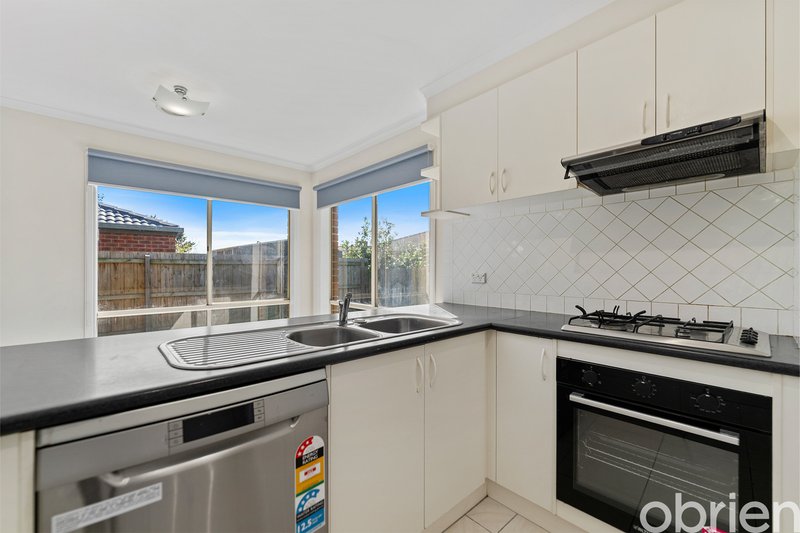 Photo - 14 Stephellen Way, Cranbourne West VIC 3977 - Image 17