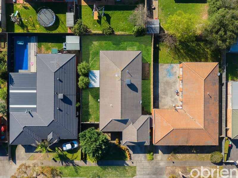 Photo - 14 Stephellen Way, Cranbourne West VIC 3977 - Image 18