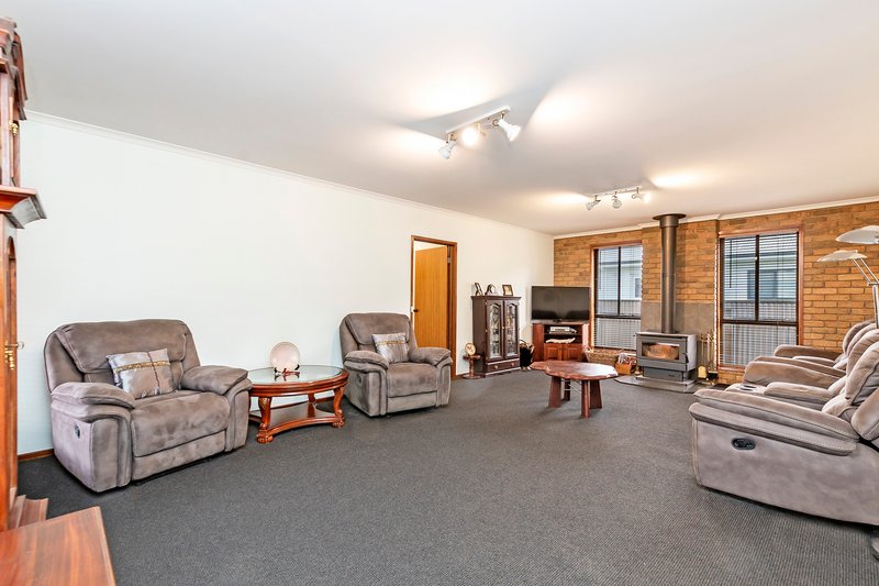 Photo - 14 Stephens Street, Heywood VIC 3304 - Image 3